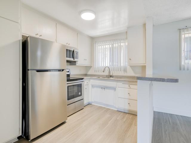 1 BR, 1 BA Apartment 6644 & 6670 Glade Avenue Unit 309, Canoga Park, CA 91303
