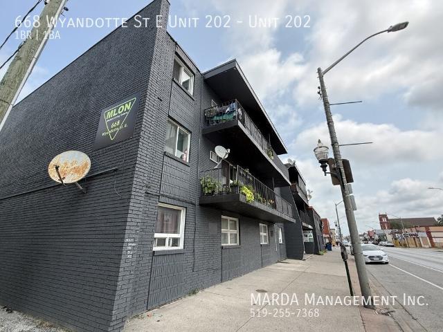 1 BR, 1 BA Apartment 668 Wyandotte St E Unit 202, Windsor, ON N9A 3J2