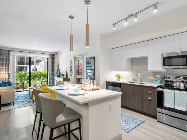 1 BR, 1 BA Apartment 67 SW 12th Ave Unit 2102, Deerfield Beach, FL 33442