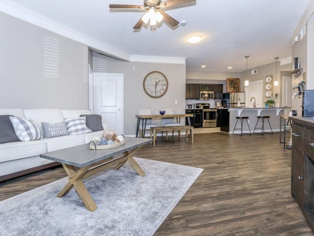 1 BR, 1 BA Apartment 6801 W 138th Terrace Unit 2122, Overland Park, KS 66223
