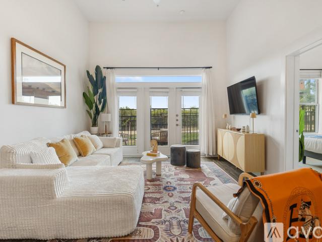 1 BR, 1 BA Apartment 6811 Old Bee Caves Rd, Unit 2106, Austin, TX 78735