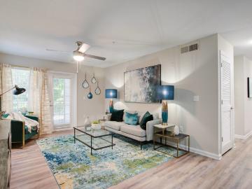 1 BR, 1 BA Apartment 6820 West Hillsborough Avenue Unit 206, Tampa, FL 33634