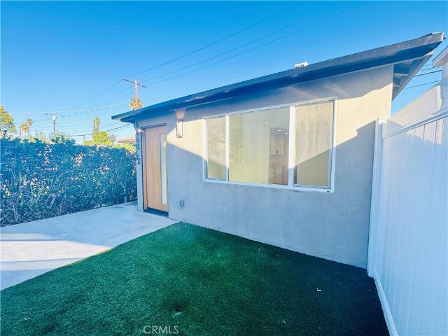 1 BR, 1 BA Apartment 6860 1/2 Aura Avenue, Reseda, CA 91335