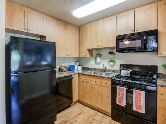 1 BR, 1 BA Apartment 600 Langsdorf Dr Unit 0E20, Fullerton, CA 92831