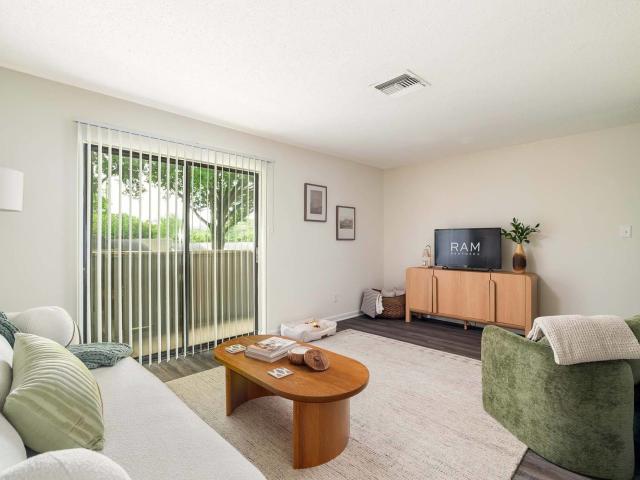 1 BR, 1 BA Apartment 601 S Peters Rd Unit 007, Knoxville, TN 37922