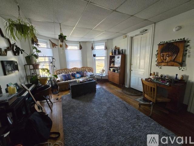 1 BR, 1 BA Apartment 604 W Cedar St, Unit 1, Kalamazoo, MI 49007