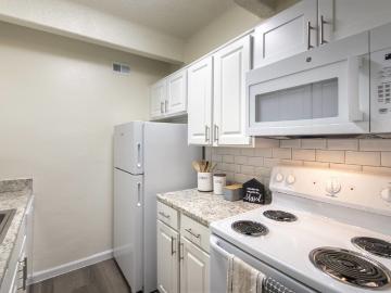 1 BR, 1 BA Apartment 6050 Ridgecrest Road Unit 216, Dallas, TX 75231