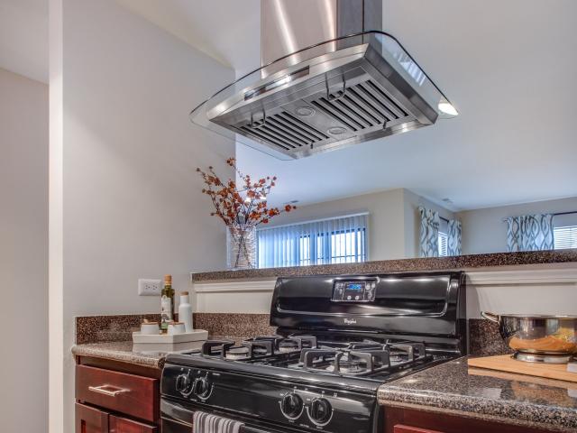 1 BR, 1 BA Apartment 6060 Laurel Lane Unit 0807, Willowbrook, IL 60527