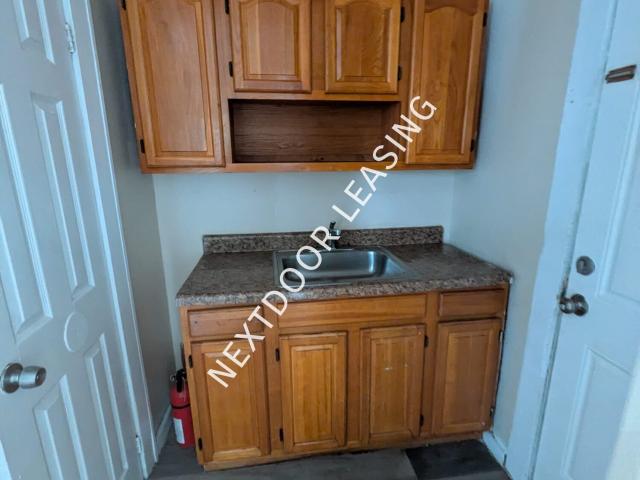 1 BR, 1 BA Apartment 60 Wilkinson Ave, Jersey City, NJ 07305