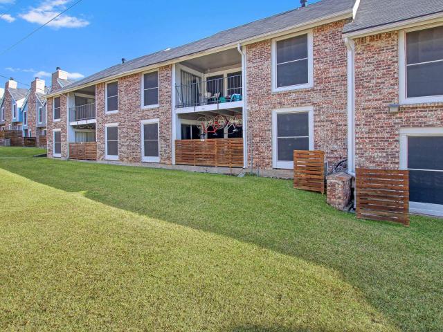 1 BR, 1 BA Apartment 6100 Glenview Drive Unit 8 63, North Richland Hills, TX 76180