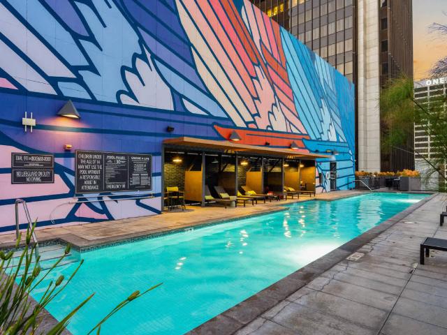 1 BR, 1 BA Apartment 612 Flower Street Unit 1104, Los Angeles, CA 90017