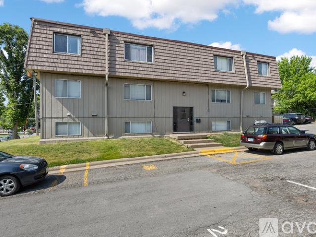 1 BR, 1 BA Apartment 612 S Van Buren St, Unit 9, Iowa City, IA 52240