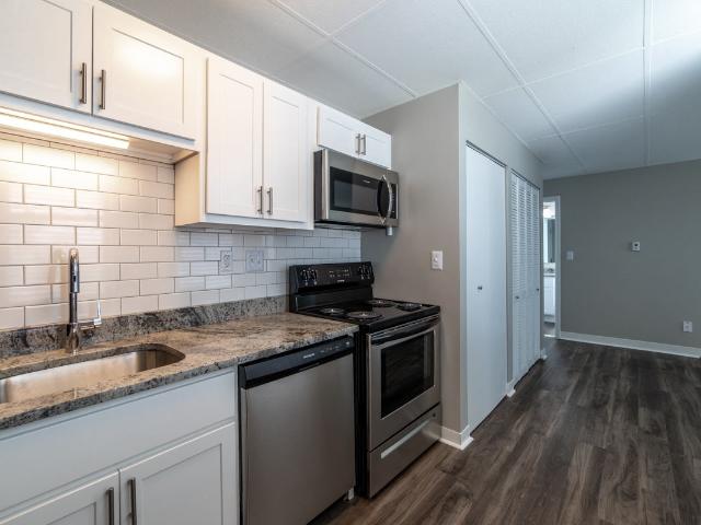 1 BR, 1 BA Apartment 615 North East Street Unit 206, Indianapolis, IN 46202