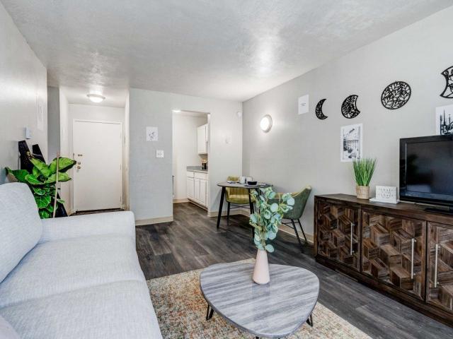 1 BR, 1 BA Apartment 625 S Forest St Unit C206, Denver, CO 80246