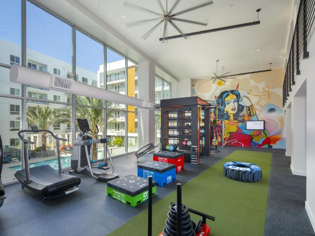 1 BR, 1 BA Apartment 6263 Topanga Canyon Boulevard Unit 612, Woodland Hills, CA 91367