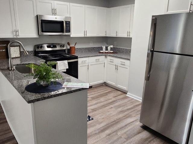 1 BR, 1 BA Apartment 6319 Raeford Road Unit 008, Fayetteville, NC 28304