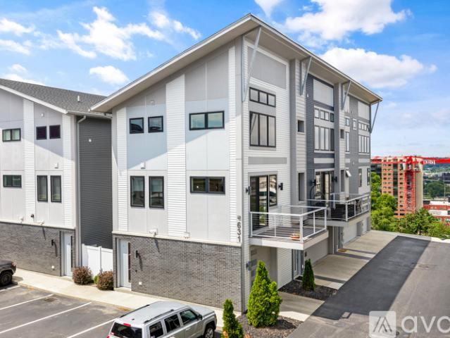 1 BR, 1 BA Apartment 631 Fairview Ave NE, Unit 1, Grand Rapids, MI 49503