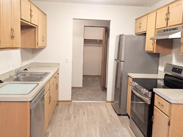 1 BR, 1 BA Apartment 637 E River Rd Unit 114, Anoka, MN 55303