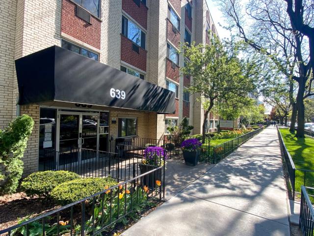 1 BR, 1 BA Apartment 639 West Grace Street Unit 655106, Chicago, IL 60613