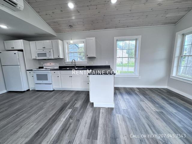 1 BR, 1 BA Apartment 6 Broad St Waterville, ME 04901