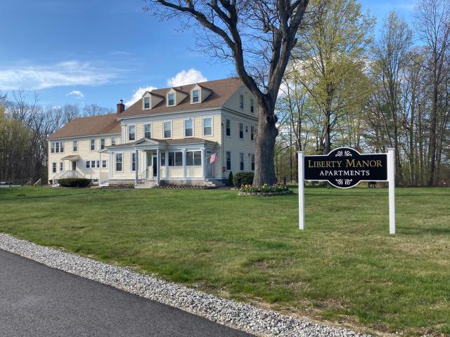 1 BR, 1 BA Apartment 6 Old Chester Road, Derry, NH 03038