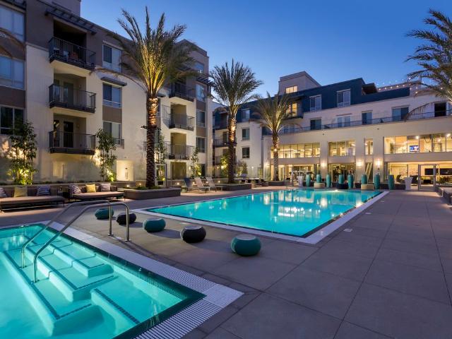 1 BR, 1 BA Apartment 7400 Center Ave Unit 001 522, Huntington Beach, CA 92647