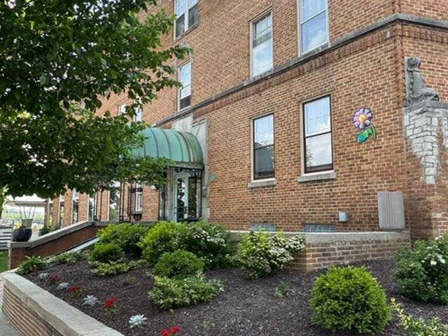 1 BR, 1 BA Apartment 7416 Harwood Avenue, Unit 102, Wauwatosa, WI 53213