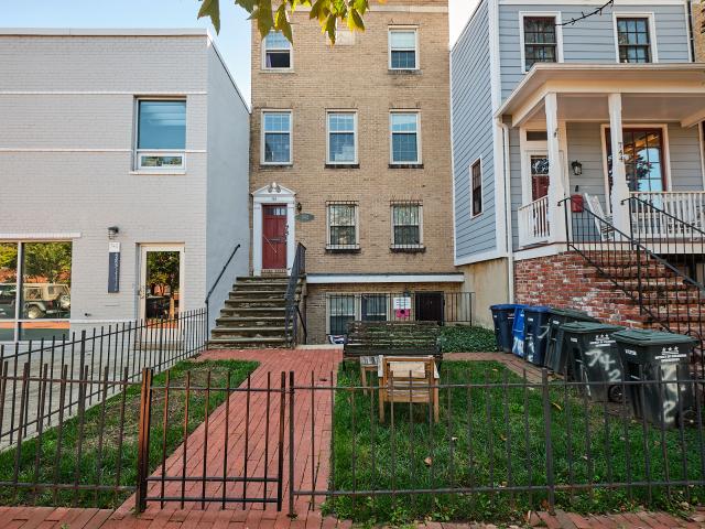 1 BR, 1 BA Apartment 742 7th St SE # A, Washington, DC 20003