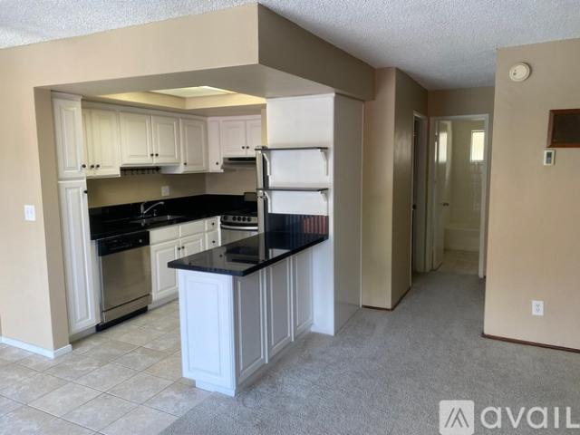 1 BR, 1 BA Apartment 7555 Linda Vista Rd, Unit 15, San Diego, CA 92111