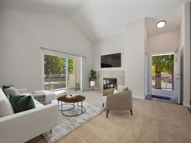1 BR, 1 BA Apartment 7556 Rush River Drive Unit 014, Sacramento, CA 95831