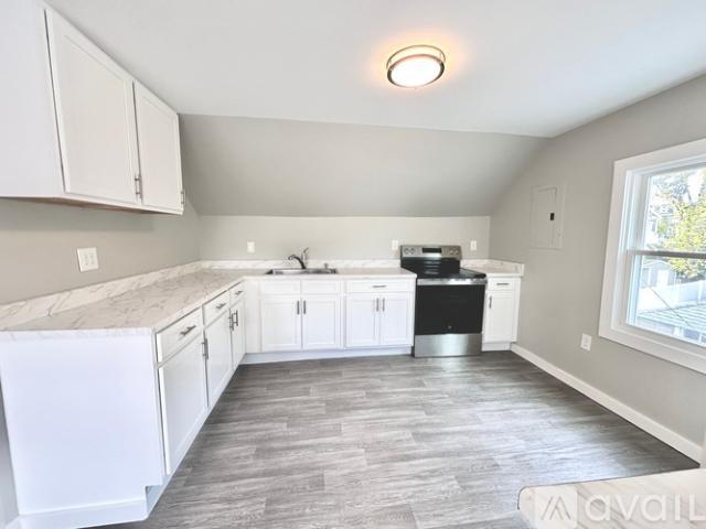 1 BR, 1 BA Apartment 76 South Whittlesey Avenue, Unit 3, Wallingford, CT 06492