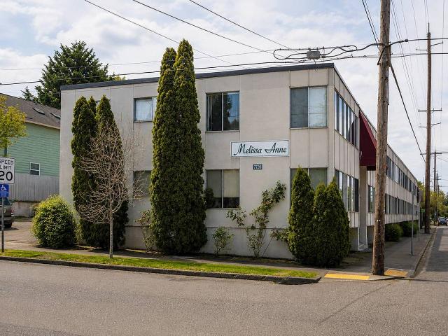 1 BR, 1 BA Apartment 7720 E Burnside St #101 Unit 105, Portland, OR 97213