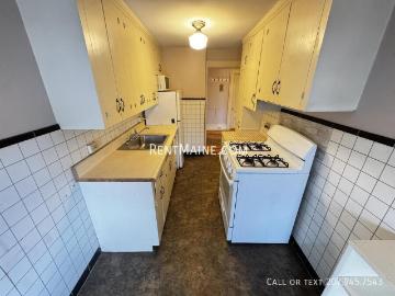 1 BR, 1 BA Apartment 77 Broadway Apt Bangor, ME 04401