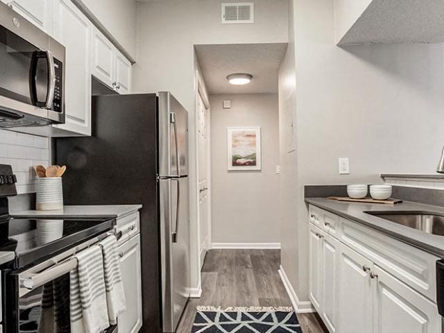 1 BR, 1 BA Apartment 7831 Northwest Roanridge Road Unit 7823C, Kansas City, MO 64151