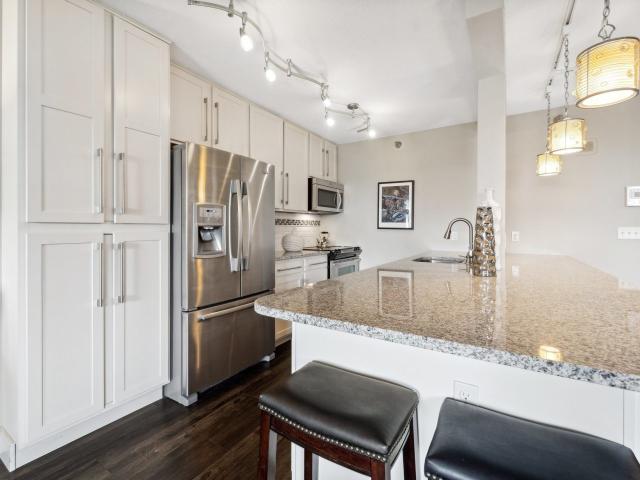 1 BR, 1 BA Apartment 700 Douglas Ave Unit 708, Minneapolis, MN 55403