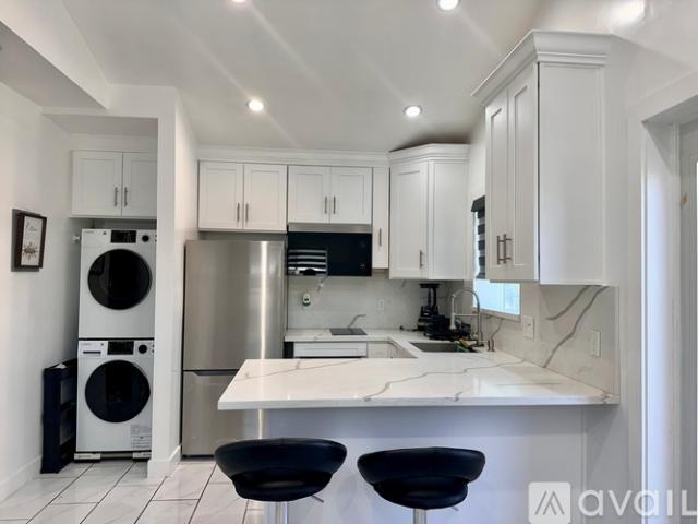 1 BR, 1 BA Apartment 7013 Bellaire Avenue, Los Angeles, CA 91605