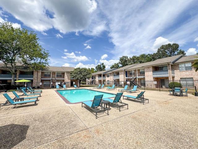 1 BR, 1 BA Apartment 704 East Waring Street Unit 201, Dayton, TX 77535