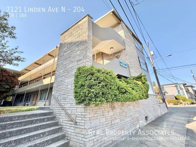 1 BR, 1 BA Apartment 7121 Linden Ave N, Seattle, WA 98103