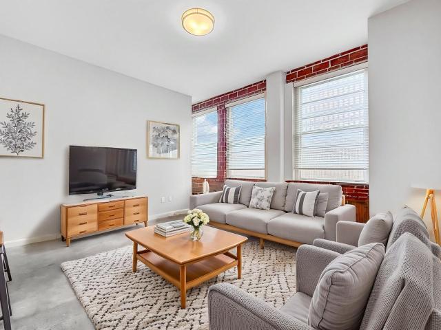 1 BR, 1 BA Apartment 717 Locust St Unit 527, Des Moines, IA 50309