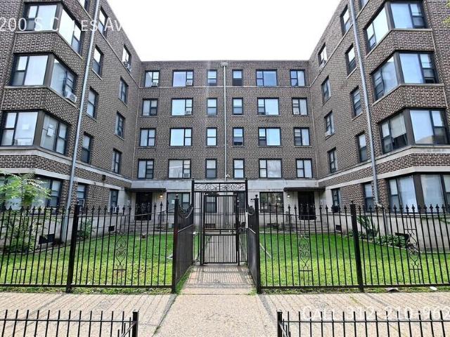 1 BR, 1 BA Apartment 7200 S Coles Ave, Chicago, IL 60649