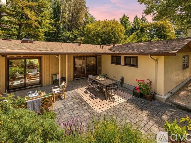 1 BR, 1 BA Apartment 7200 Saroni Drive, Oakland, CA 94611