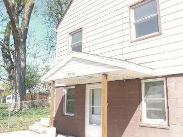 1 BR, 1 BA Apartment 722 1/2 13th Ave, Coralville, IA 52241