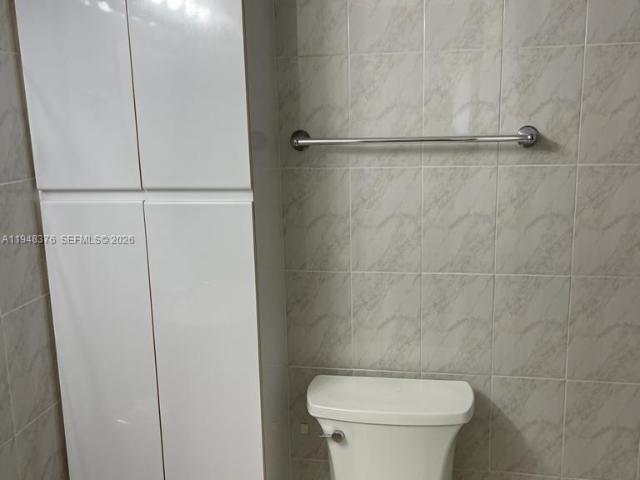 1 BR, 1 BA Apartment 724 Northeast 4th Street, Hallandale Beach, FL 33009
