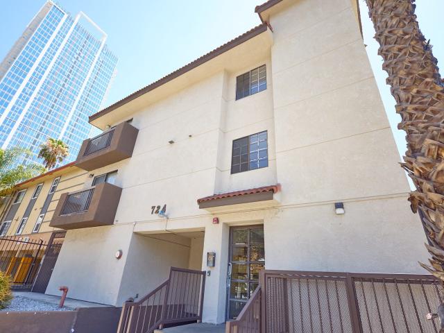 1 BR, 1 BA Apartment 724 South New Hampshire Avenue Unit 203, Los Angeles, CA 90005