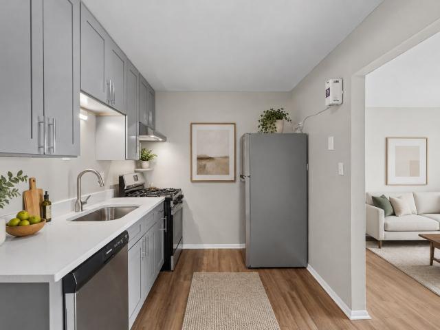 1 BR, 1 BA Apartment 725 West Bode Circle Unit 631 207, Hoffman Estates, IL 60169