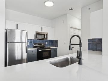 1 BR, 1 BA Apartment 7301 Oakmont Boulevard Unit 526, Fort Worth, TX 76132