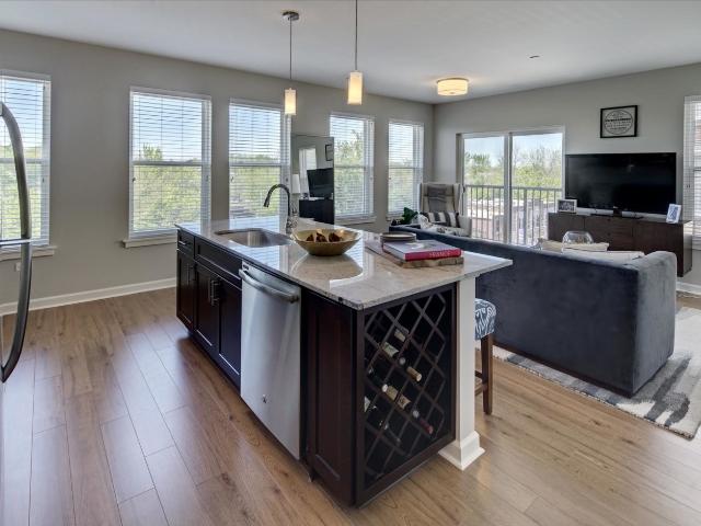 1 BR, 1 BA Apartment 737 Chicago Avenue Unit 437, Evanston, IL 60202