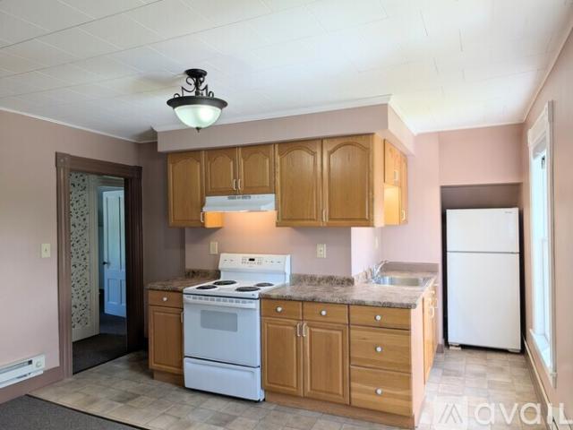 1 BR, 1 BA Apartment 7 A Railroad Street, Unit Apartment 7A, Lancaster, NH 03584