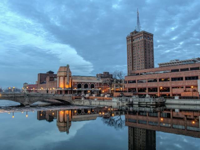 1 BR, 1 BA Apartment 7 South Stolp Avenue Unit Soonest Available, Aurora, IL 60506
