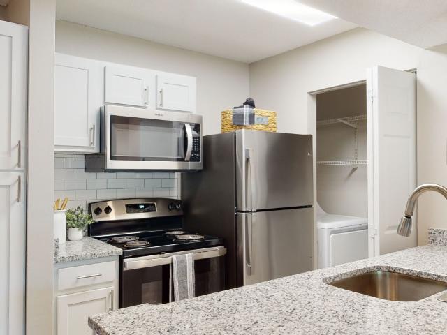1 BR, 1 BA Apartment 7 Woodstream Lane Unit 27F, Greensboro, NC 27410